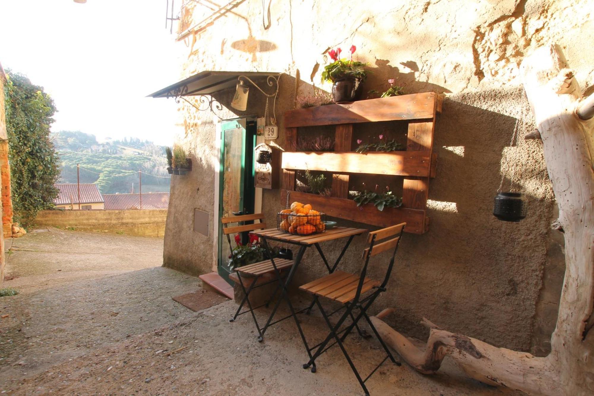 Il Piccino 29, Esperienza Romantica In Borgo.... Montescudaio Bagian luar foto